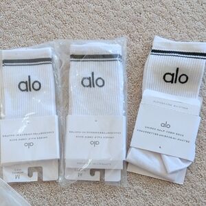 3-PacknALO Yoga White Crew Socks